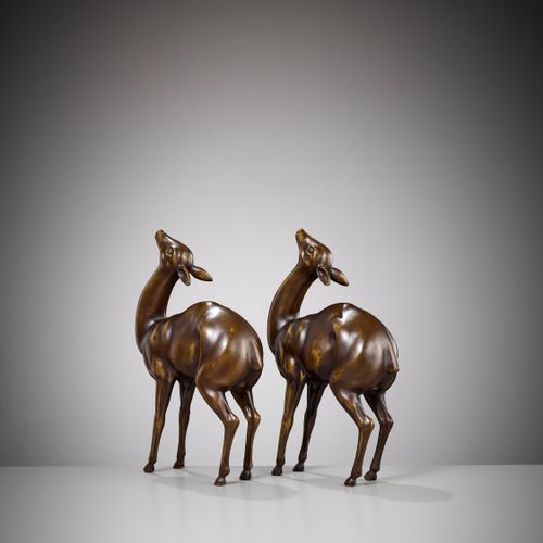 A PAIR OF FINE BRONZE OKIMONO OF DEER A PAIR OF FINE BRONZE OKIMONO OF DEER
Japa&hellip;