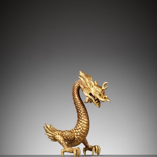 A RARE GOLD-LACQUERED WOOD MAEDATE IN THE FORM OF A DRAGON RARE GOLD-LACKIERTE H&hellip;