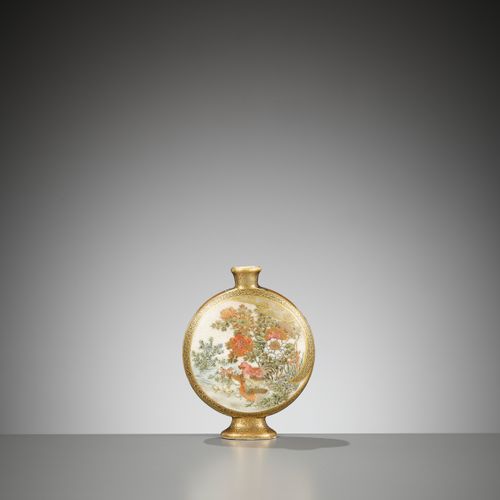 A SATSUMA CERAMIC MOON FLASK A SATSUMA CERAMIC MOON FLASK
Japan, Meiji period (1&hellip;