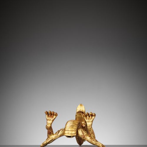 A RARE GOLD-LACQUERED WOOD MAEDATE IN THE FORM OF A DRAGON RARO MAEDRO IN LEGNO &hellip;