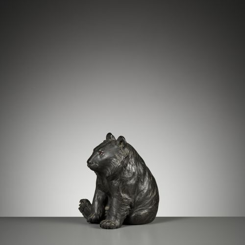 OMORI MITSUMOTO: A RARE AND CHARMING BRONZE OKIMONO OF A BEAR OMORI MITSUMOTO: R&hellip;