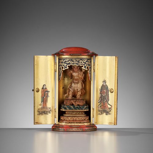 A FINE GOLD AND RED LACQUER ZUSHI (PORTABLE SHRINE) DEPICTING BISHAMONTEN 精美的金红色&hellip;