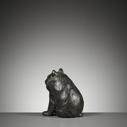 OMORI MITSUMOTO: A RARE AND CHARMING BRONZE OKIMONO OF A BEAR OMORI MITSUMOTO: R&hellip;