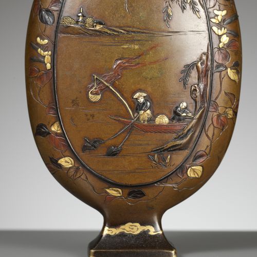 NOGAWA : A FINE PARCEL-GILT AND INLAID BRONZE 'CORMORANT FISHERMEN' MOON FLASK N&hellip;