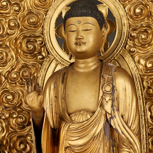 A MONUMENTAL AND IMPORTANT GILT WOOD STATUE OF AMIDA NYORAI MONUMENTALE UND WICH&hellip;