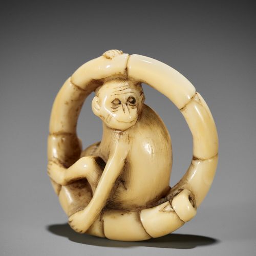 ? A MARINE IVORY NETSUKE OF A MONKEY SITTING IN A COILED BAMBOO NODE Ɏ UNA RED D&hellip;