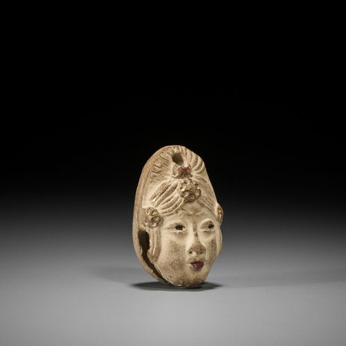 A CERAMIC MINIATURE BELL DEPICTING THE HEAD OF A MANCHURIAN LADY 描绘满族女子头部的陶瓷小铃铛
&hellip;