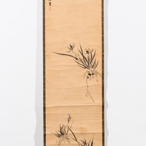 A ‘BAMBOO’ SCROLL PAINTING 一幅 "BAMBOO "卷轴画
日本，19世纪

熟练地用黑色墨水画在纸上，有签名和一个印章。

尺寸约1&hellip;