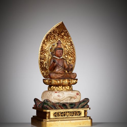 A PARTLY GILT AND LACQUERED WOOD FIGURE OF FUGEN BOSATSU 部分镀金和涂漆的富坚菩萨木雕像
日本，江户时代&hellip;