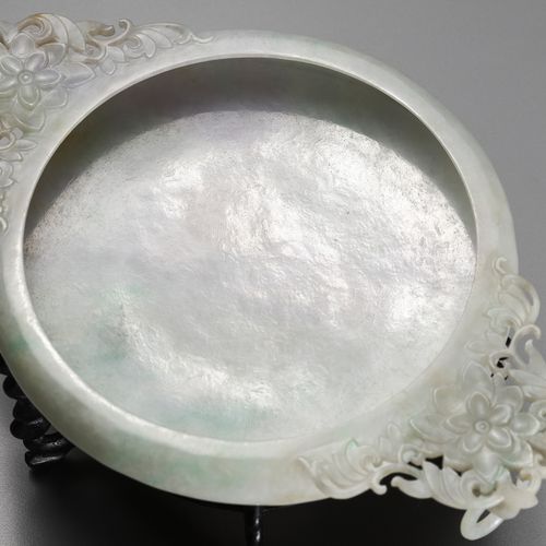A PAIR OF RARE MUGHAL-STYLE JADEITE MARRIAGE BOWLS, LATE QING DYNASTY PAIRE DE R&hellip;