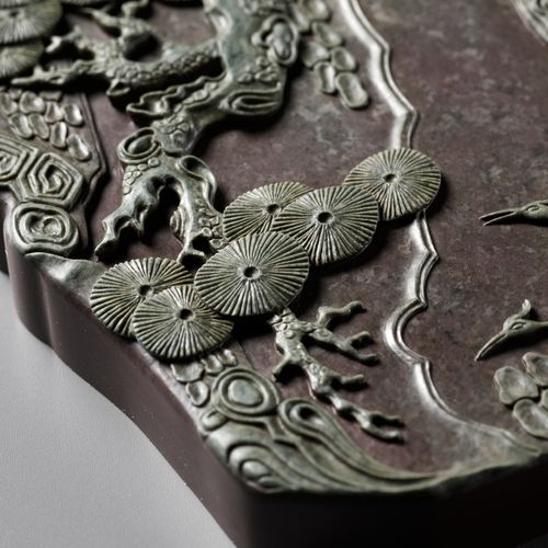 A SONGHUA INK STONE, BOX AND COVER, QIANLONG MARK AND PERIOD PIERRE À ENCRE, BOÎ&hellip;