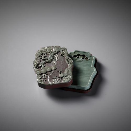 A SONGHUA INK STONE, BOX AND COVER, QIANLONG MARK AND PERIOD PIERRE À ENCRE, BOÎ&hellip;