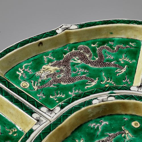 A FAMILLE VERTE 'DRAGON' SWEETMEAT SET, KANGXI PERIOD PARURE DE SWEETMEAT DE LA &hellip;