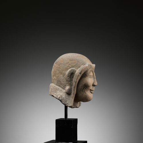 AN UNUSUAL SANDSTONE HEAD OF THE LUOHAN ASITA, SONG TO MING DYNASTY UNA INSÓLITA&hellip;