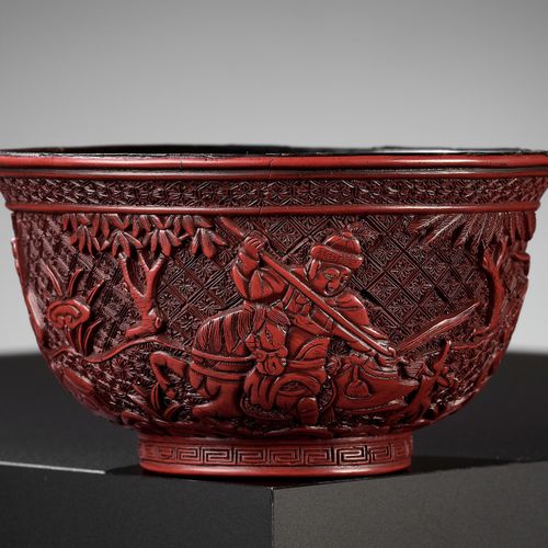 A RARE RED LACQUER 'MONGOL HUNT' BOWL, ATTRIBUTED TO ZHOU ZHU RARE VERRE EN LACQ&hellip;