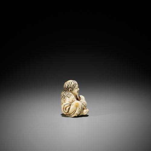 ? TOMOTADA: A RARE AND IMPORTANT IVORY NETSUKE OF GAMA SENNIN WITH HIS TOAD Ɏ TO&hellip;