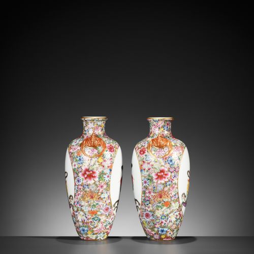 A PAIR OF FAMILLE ROSE ‘MILLEFLEUR’ VASES, LATE QING TO REPUBLIC 一对法米勒玫瑰花瓶，清末至民国&hellip;