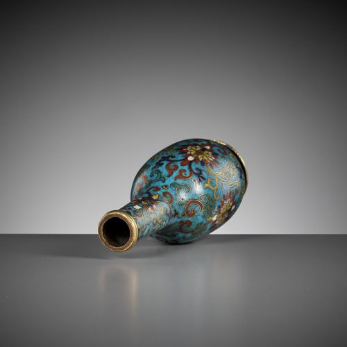 A CLOISONNÉ ENAMEL MALLET VASE, QIANLONG FIVE-CHARACTER MARK AND OF THE PERIOD V&hellip;