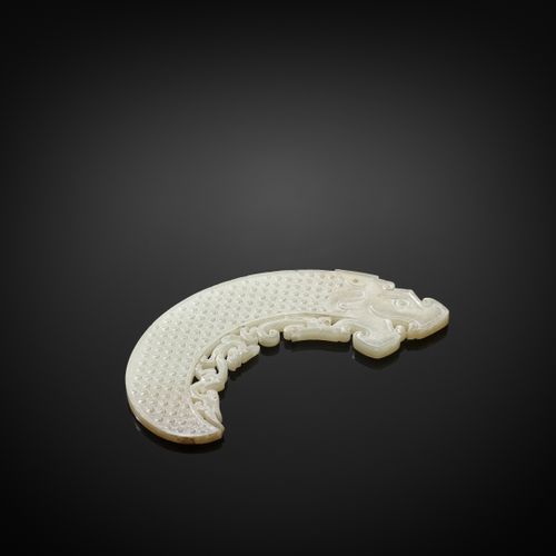 A WHITE JADE ‘DRAGON’ ORNAMENT, WESTERN HAN 西汉白玉 "龙 "形摆件

玉器。中国，西汉早期，徐州类型，公元前2世纪&hellip;