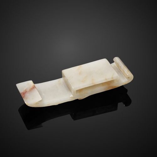 A 4-PART WHITE AND RUSSET JADE SWORD FITTING, WESTERN HAN UN ACCESSORIO PER SPAD&hellip;