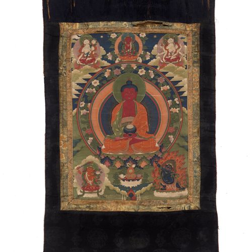 A THANGKA OF RED AMITHABA, TIBET, 18TH-19TH CENTURY 红色阿弥陀佛的唐卡，西藏，18-19世纪

画布上涂色和&hellip;