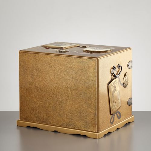 A SUPERB GOLD LACQUER INRO-DANSU (STORAGE CABINET FOR INROS) A SUPERB GOLD LACQU&hellip;