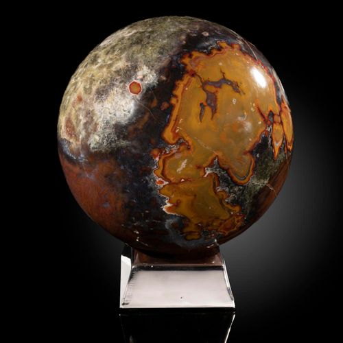 Null Sealed Bid Auction
Minerals: A King cobra jasper sphere

20cm diameter, 11.&hellip;