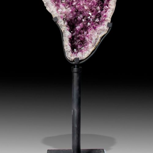 Null Sealed Bid Auction
Minerals: An amethyst freeform on metal stand 

Indonesi&hellip;