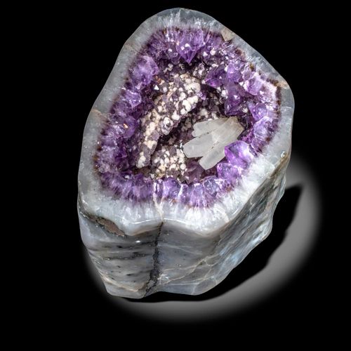 Null Sealed Bid Auction
Minerals: An amethyst geode with calcite crystals

Brazi&hellip;