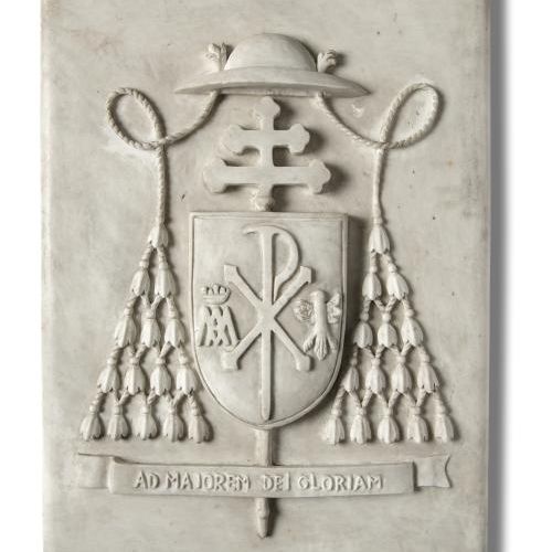 Null A similar carved white marble papal coat of arms plaque circa 1900

80cm hi&hellip;