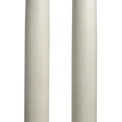 Null Paire de colonnes doriques en bois Début du 20ème siècle

237cm de haut 
Ar&hellip;