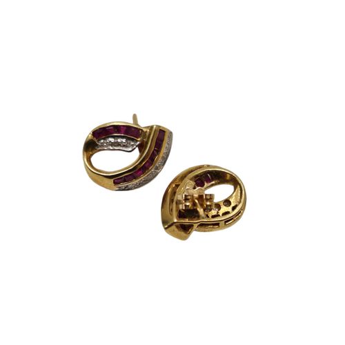 Null LAVORO MODERNO 
Coppia di orecchini in oro giallo 750° con diamanti e rubin&hellip;