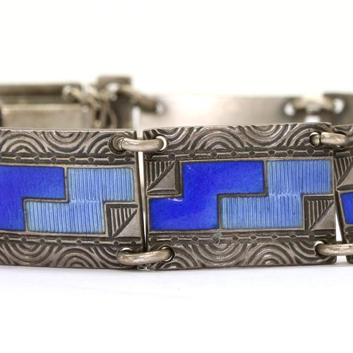 Null Un bracelet norvégien en émail argenté, par Kristian M. Hestenes,