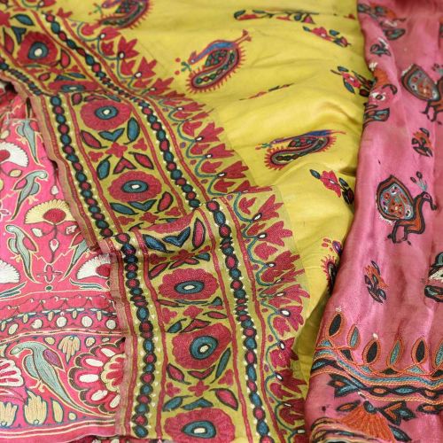 Null Une collection de textiles Suzani, Une collection de textiles Suzani, 19/20&hellip;