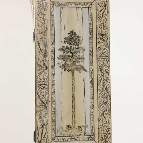 Null Bureau miniature en bois de santal et ivoire d'origine anglo-indienne, vers&hellip;