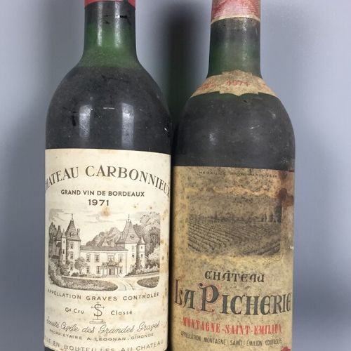 Null Deux bouteilles Château Carbonnieux 1971, B, EA Château La picherie 1971, E&hellip;