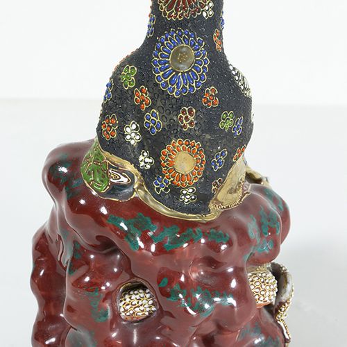 Null Art et objets d'Asie - Figurine japonaise Satsuma représentant une Guanyin &hellip;