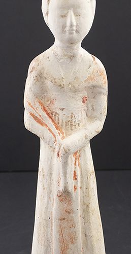 Null Asian art and objects - A pottery figure of a lady with red pigments to the&hellip;