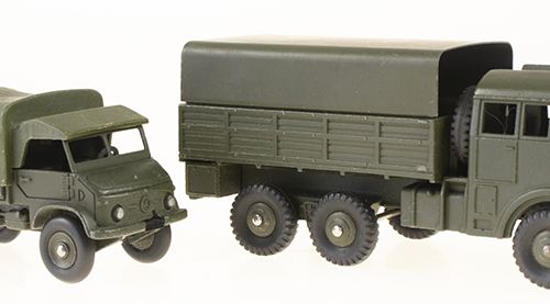 Null Modeling - Cars - set of 2 Dinky Toys including; Mercedes Benz Unimog #821,&hellip;