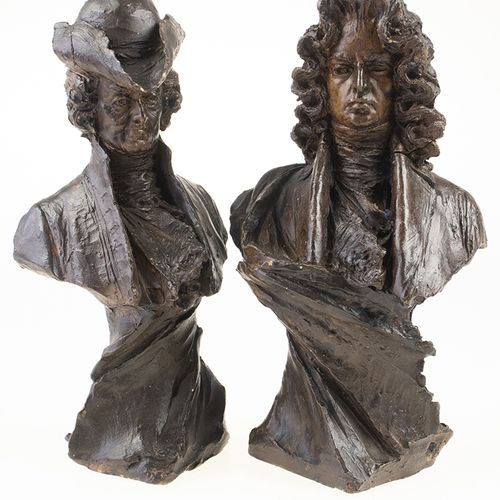 Null Statues, figures etc. - Paar terracotta bustes van mannen in 18e eeuwse kle&hellip;