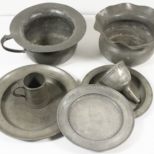 Null Pewter, copper, bronze etc. - Pewter chamberpot, funnel, plates, etc., 18th&hellip;