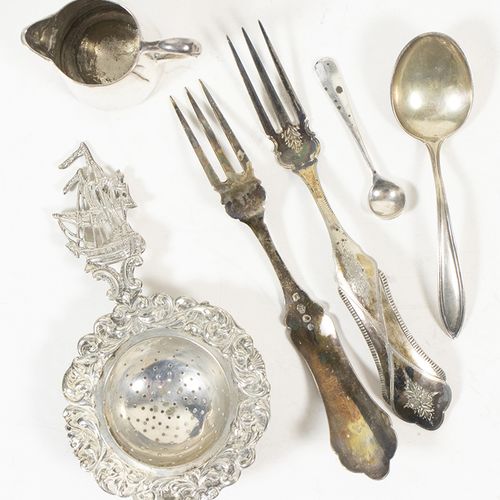 Null Silver plated and gilt objects - Pair of silver pickle forks with engraved &hellip;