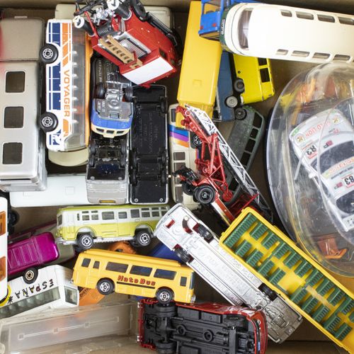 Null Modeling - Cars - 31 toy model buses, Fuji, Matchbox (early series), Tomica&hellip;