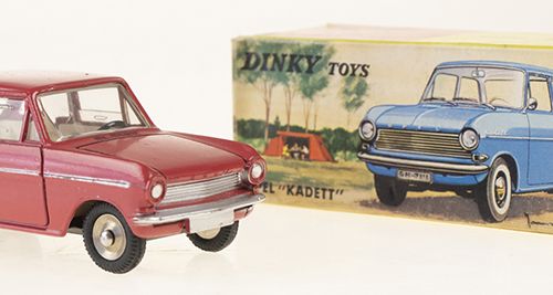 Null Modeling - Cars - Fench Dinky Toys Opel Kadett #540 in red (1963), opening &hellip;