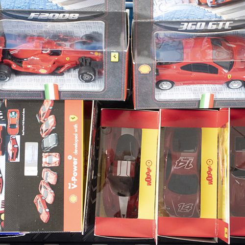 Null Toys and games - Diecast model cars: Nine Ferrari's, scale 1:38, V-Power Sh&hellip;