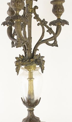Null Furniture, mirrors, lamps etc. - A brass candelabra, with glass centre -42 &hellip;
