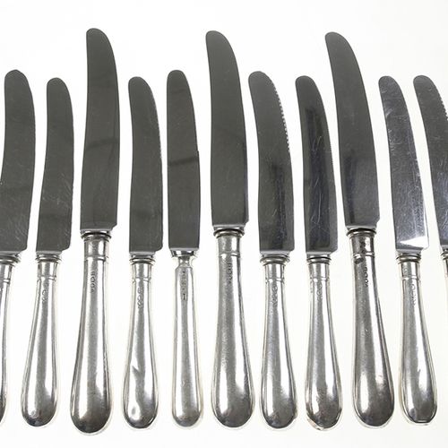 Null Silver objects - Flatware, Netherlands - Five table knives, maker's mark: v&hellip;