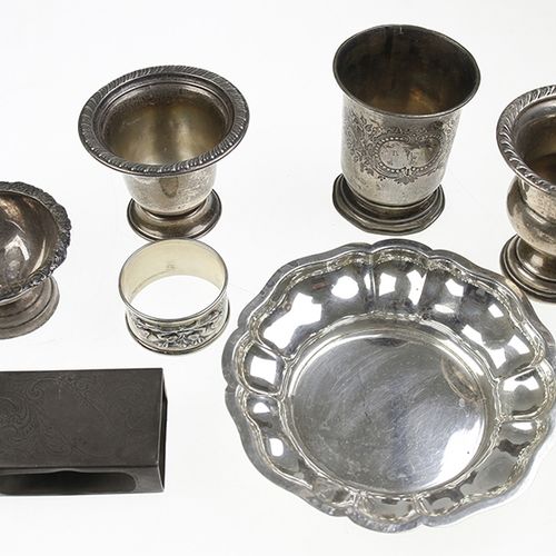 Null Silver objects - Miscellaneous - Silver beaker, salt cellar, dish, etc., va&hellip;