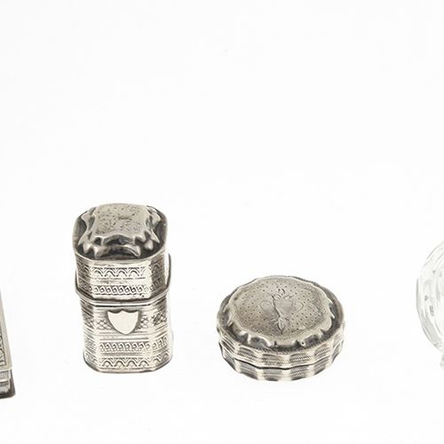 Null Silver objects - Netherlands - 2e gehalte zilveren lodereindoosje, met gede&hellip;
