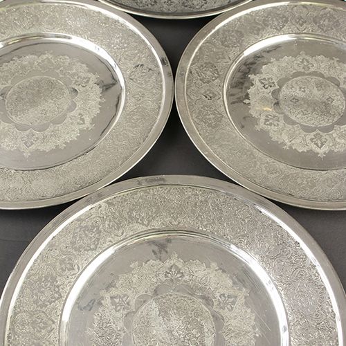 Null Silver objects - Miscellaneous - Six Persian silver plates with engraved fo&hellip;